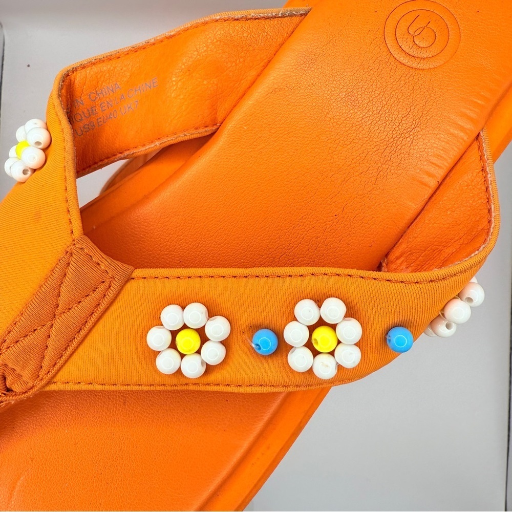 Urban Outfitters Orange Beaded Daisy Flip Flop Sandals Women’s Size 9 - Picture 5 of 6